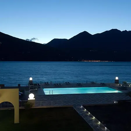 Contemporary 2 Bed With Pool And Jacuzzi Apartment *