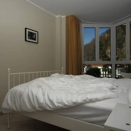 Contemporary 2 Bed With Pool And Jacuzzi アパート